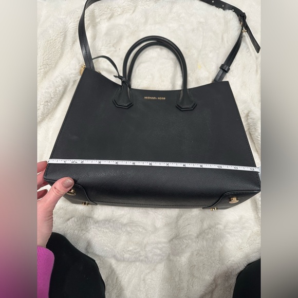 NWT Michael Kors Mercer Large Convertible Tote - Picture 9 of 10